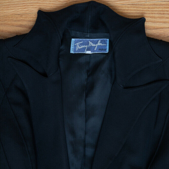 Thierry Mugler vintage vampire web suit jacket - Picture 6 of 7